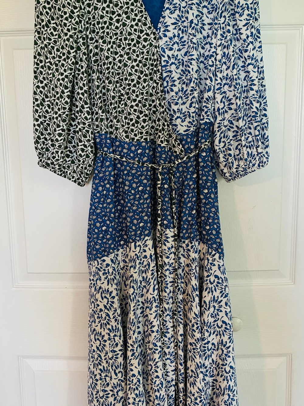 Ann Taylor Boho Floral Patchwork Maxi Dress in Blue and White. Size 10